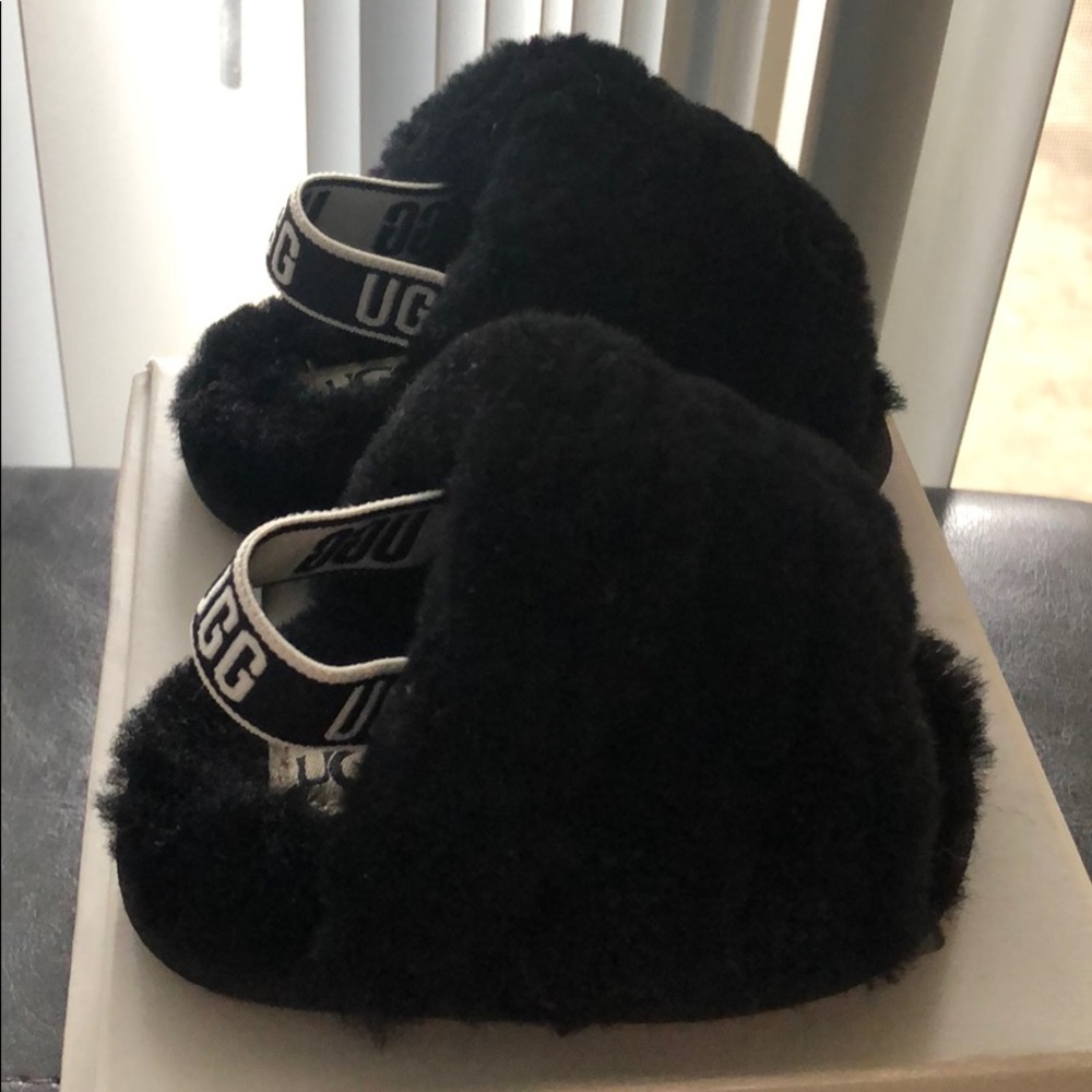 Slippers - Picture 2 of 3